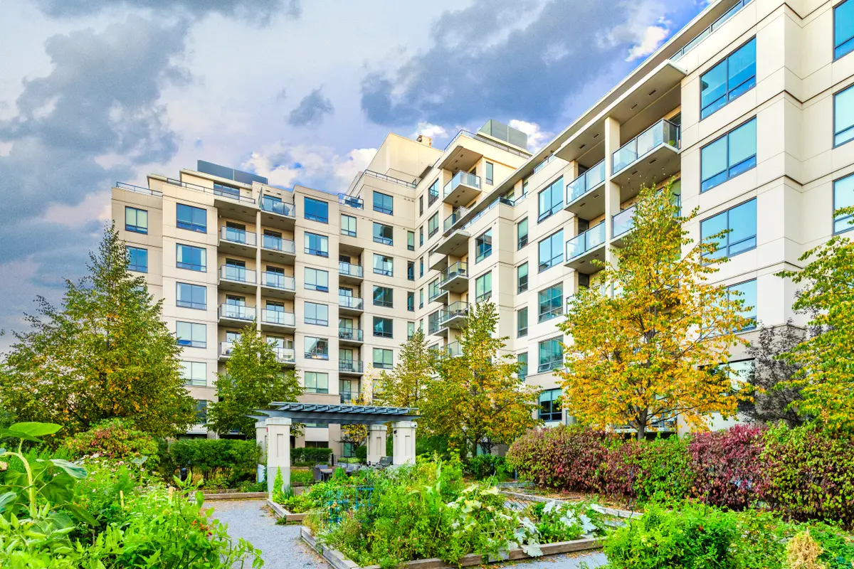 38 9 St NE # 314, Calgary, AB T2E