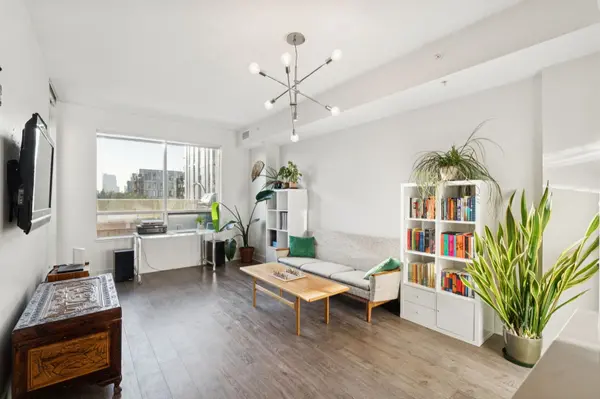 38 9 St NE # 314, Calgary, AB T2E