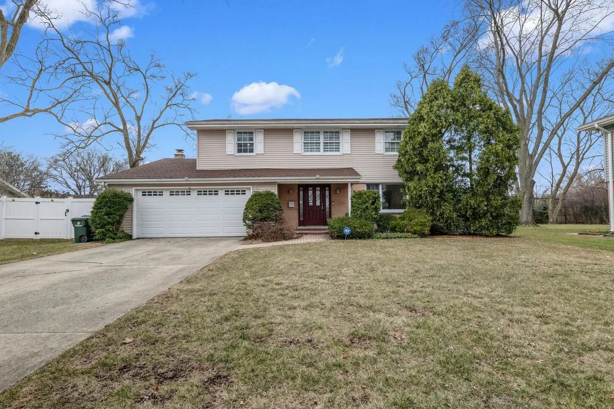 1432 Executive Ln, Glenview, IL 60026-1534