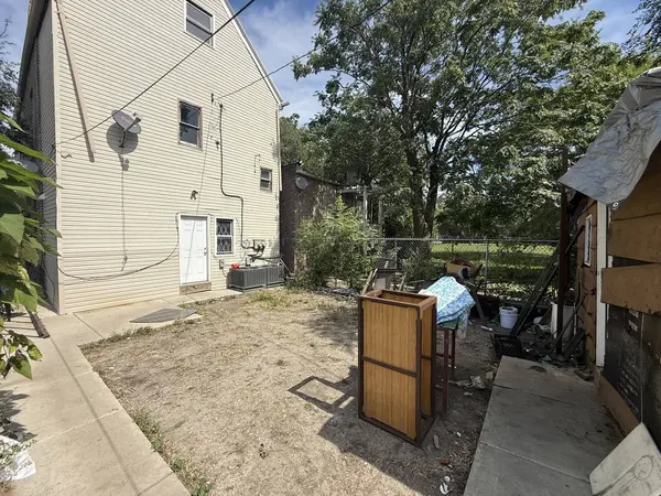 4053 W 16th ST, Chicago, IL 60623