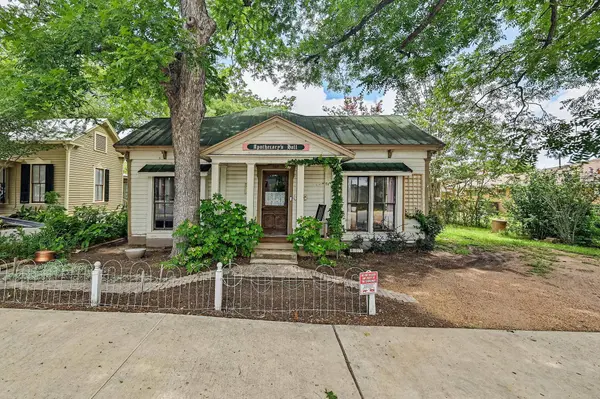 805 Main ST, Bastrop, TX 78602