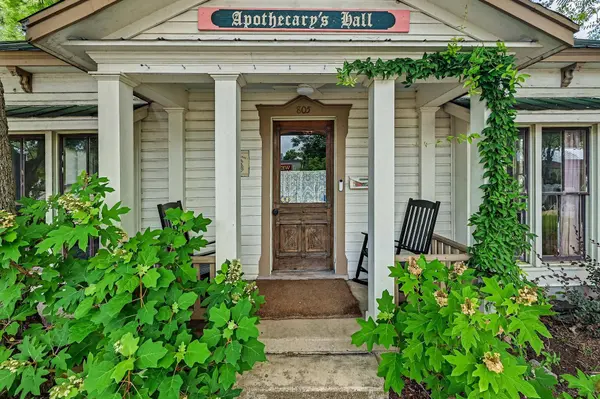 805 Main ST, Bastrop, TX 78602