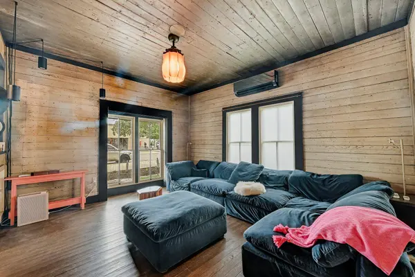 805 Main ST, Bastrop, TX 78602