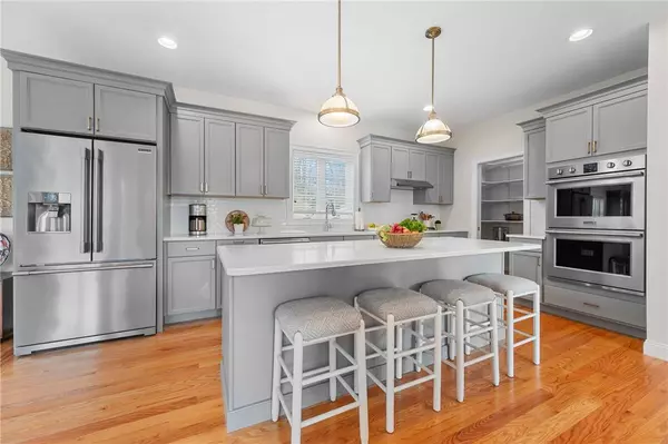 26 Shale Ridge CT, Cumberland, RI 02864