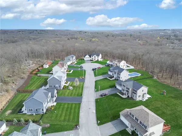 26 Shale Ridge CT, Cumberland, RI 02864