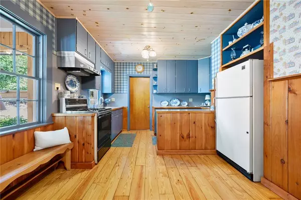 355 Scott RD, Cumberland, RI 02864