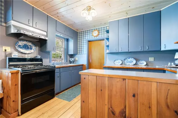 355 Scott RD, Cumberland, RI 02864