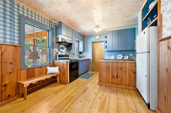 355 Scott RD, Cumberland, RI 02864