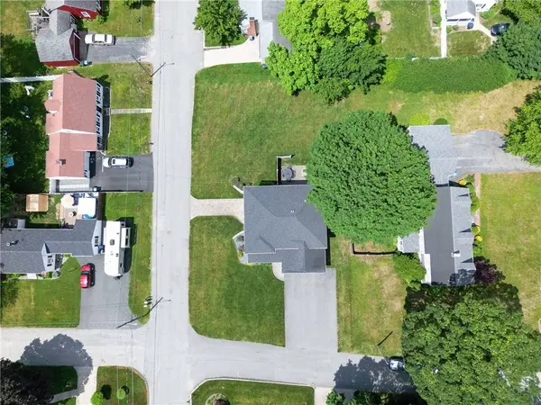 96 Evergreen ST, Cumberland, RI 02864