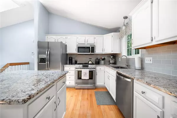 153 Grandview AVE, Lincoln, RI 02865