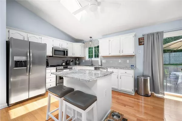 153 Grandview AVE, Lincoln, RI 02865