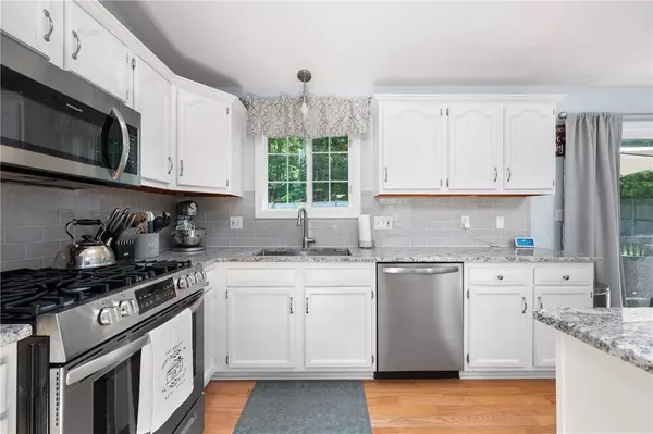 153 Grandview AVE, Lincoln, RI 02865