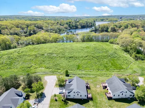 24 Fox Run #24, Blackstone, MA 01504