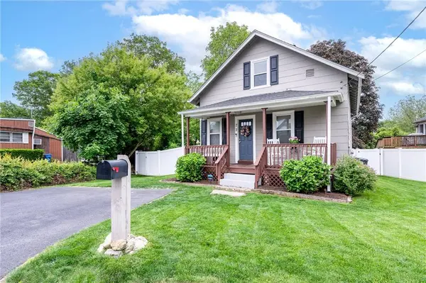 72 Lilac ST, Cumberland, RI 02864