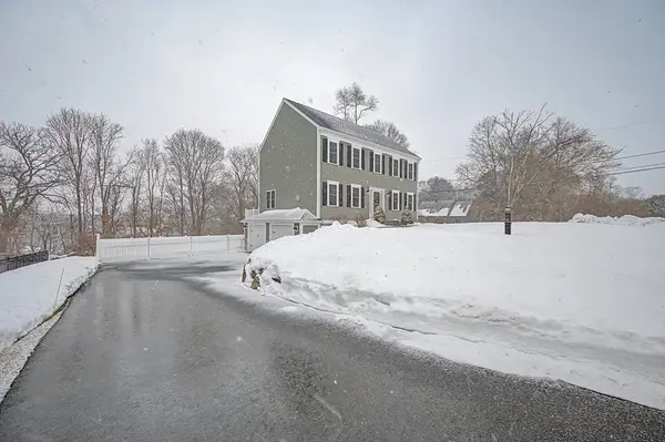 9 Windward Way, Swansea, MA 02777