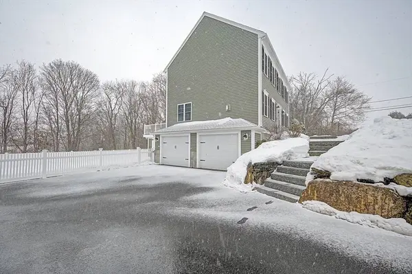 9 Windward Way, Swansea, MA 02777