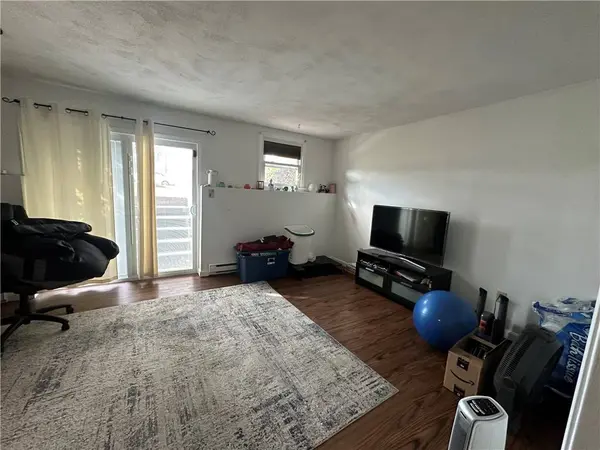 200 Manville Hill RD #8A, Cumberland, RI 02864