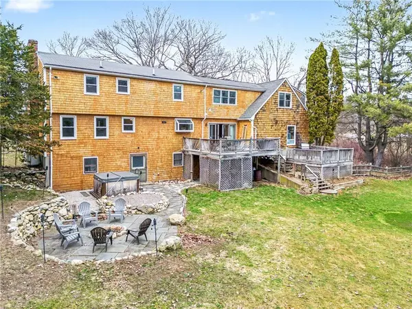 385 W Wrentham RD, Cumberland, RI 02864