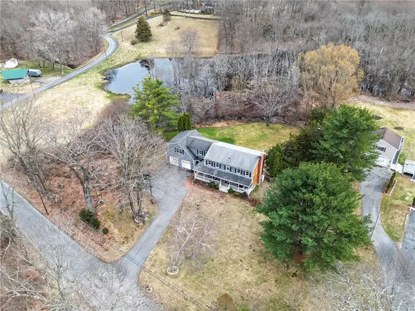 385 W Wrentham RD, Cumberland, RI 02864