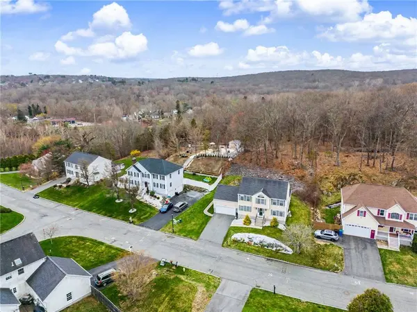 13 Bernon DR, Lincoln, RI 02865