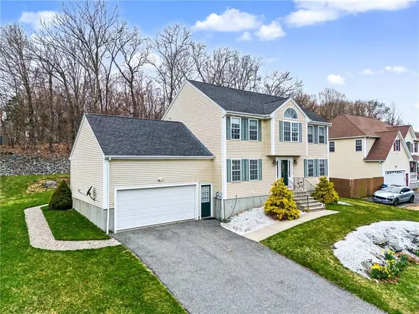 13 Bernon DR, Lincoln, RI 02865