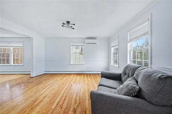 13 Bernon DR, Lincoln, RI 02865