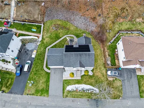 13 Bernon DR, Lincoln, RI 02865