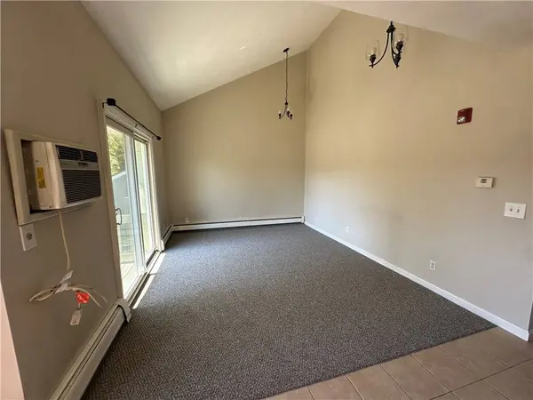 400 New River RD #111, Lincoln, RI 02838