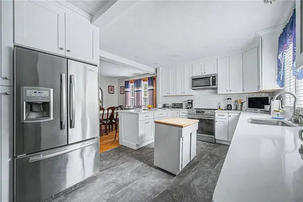 3288 Mendon RD, Cumberland, RI 02864