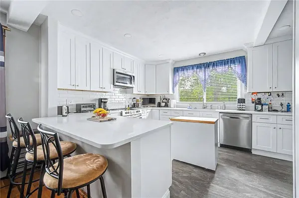 3288 Mendon RD, Cumberland, RI 02864