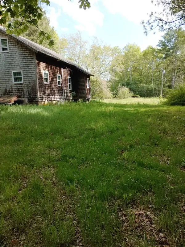 28 Beaver River Schoolhouse RD, Richmond, RI 02892