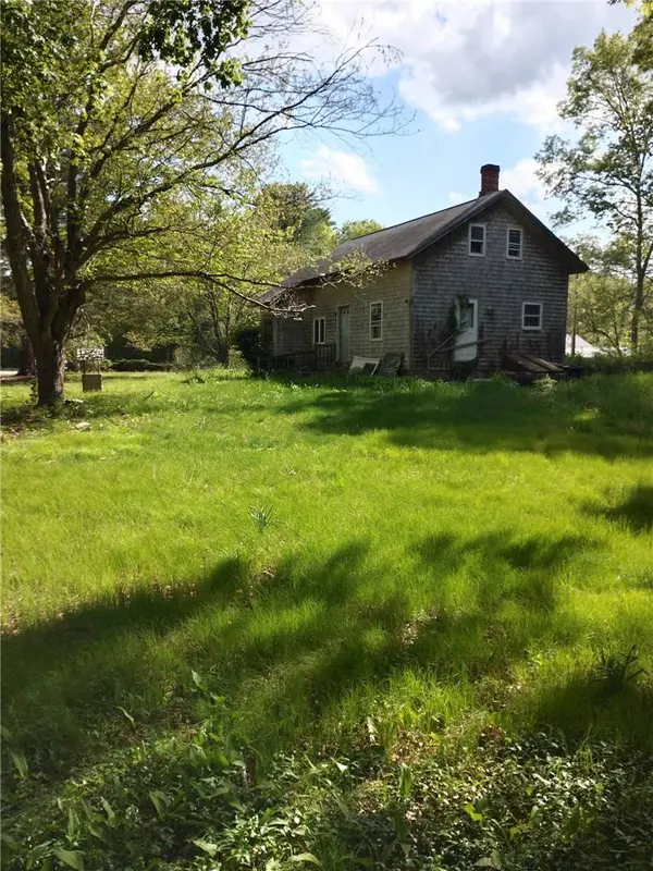 28 Beaver River Schoolhouse RD, Richmond, RI 02892