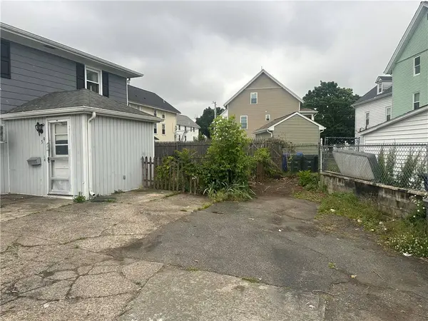 39 Locust ST, Pawtucket, RI 02860