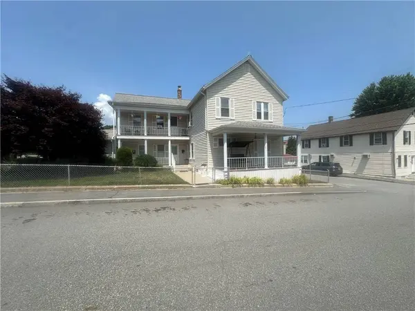 105 Winter ST, Lincoln, RI 02838