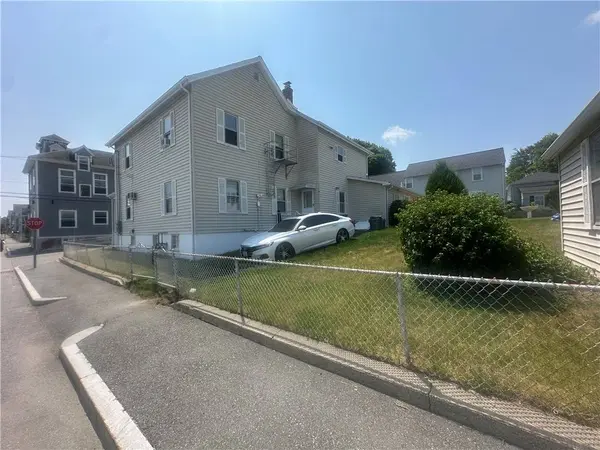105 Winter ST, Lincoln, RI 02838