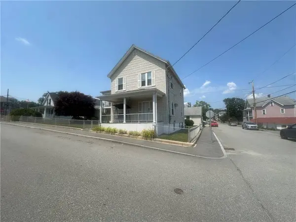 105 Winter ST, Lincoln, RI 02838