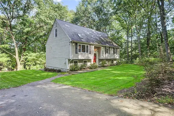 39 Cook RD, Cumberland, RI 02864