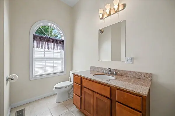 1421 Douglas AVE #H, North Providence, RI 02904