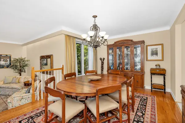 Tillbury Ave W, Ottawa, ON K2A