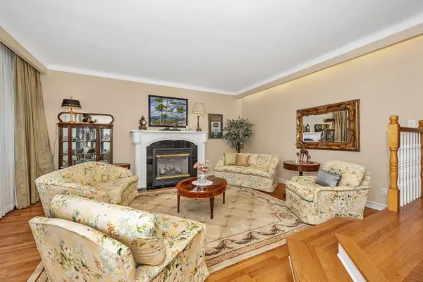 Tillbury Ave W, Ottawa, ON K2A