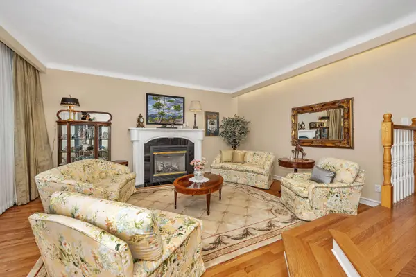 Tillbury Ave W, Ottawa, ON K2A