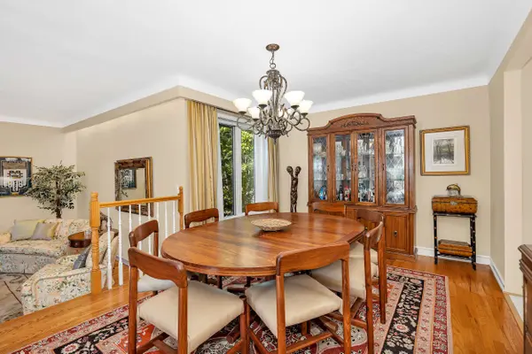 Tillbury Ave W, Ottawa, ON K2A