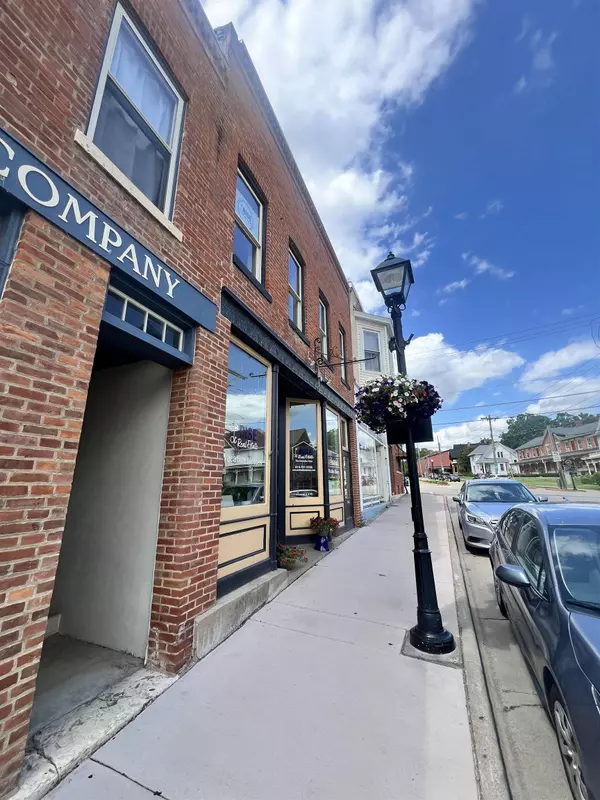 322 N Main Street, Galena, IL 61036