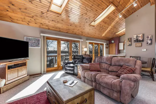 1A99 Mustang Lane, Apple River, IL 61001