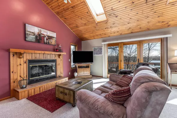 1A99 Mustang Lane, Apple River, IL 61001