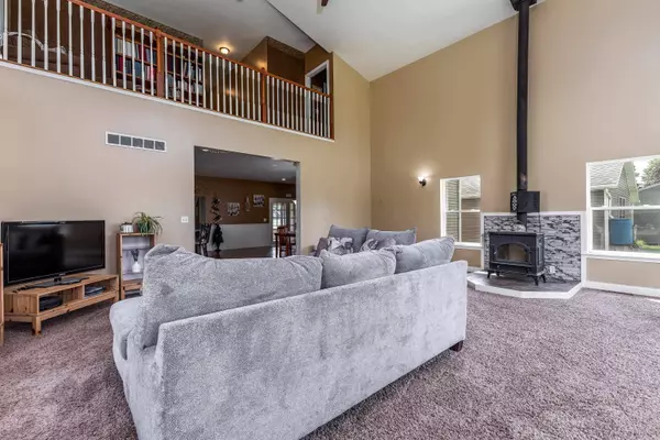 416 W Galena Avenue, Warren, IL 61087