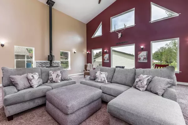 416 W Galena Avenue, Warren, IL 61087