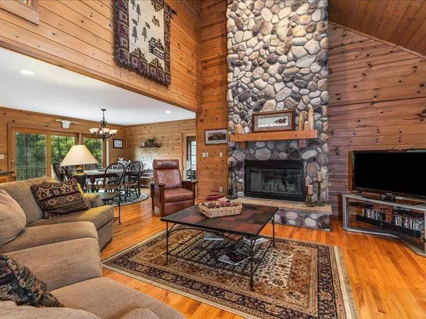 30 Lake Ridge Road, Galena, IL 61036