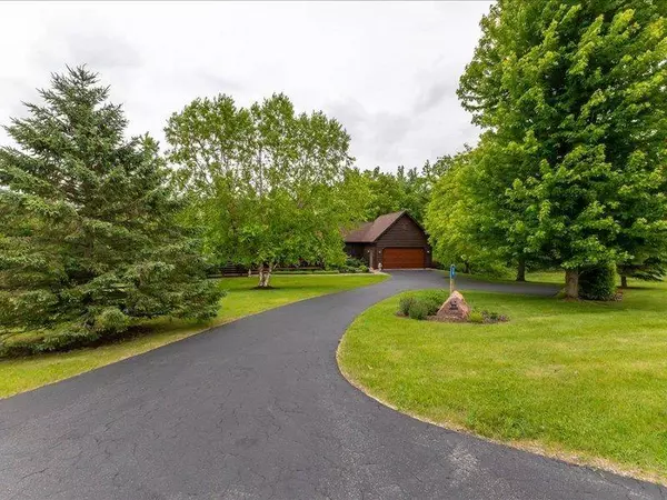 30 Lake Ridge Road, Galena, IL 61036