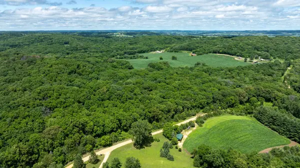 5300 W Nobis Ln, Hanover, IL 61041